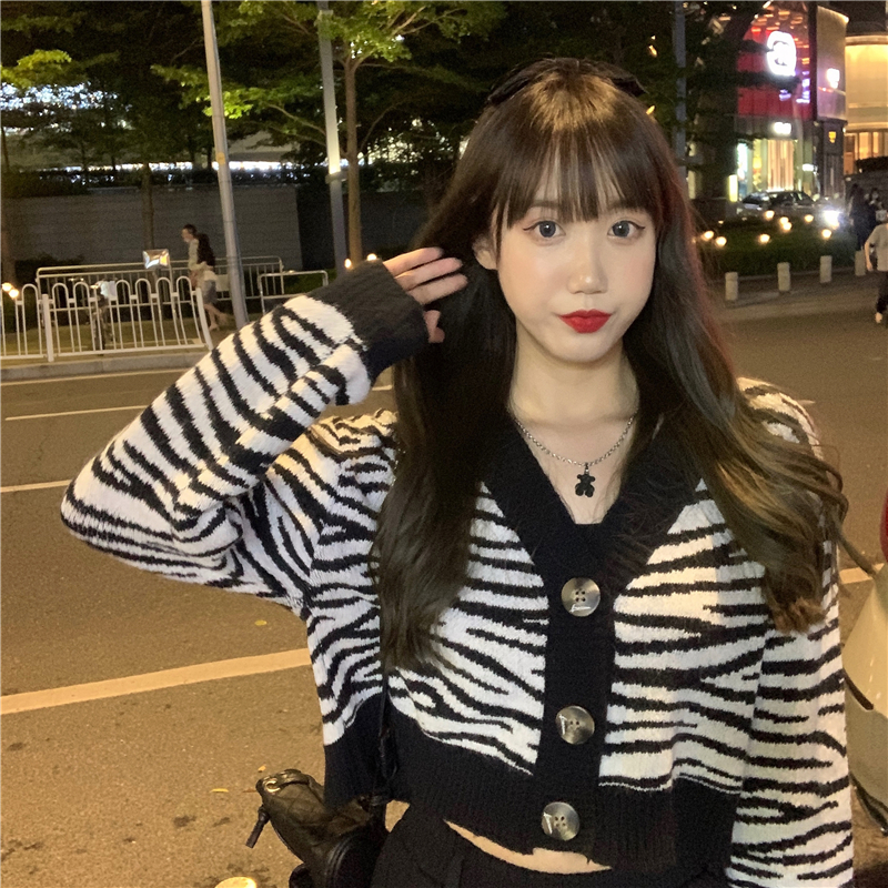 Real shot real price stacked fried street small zebra knitted cardigan coat printing small sling set