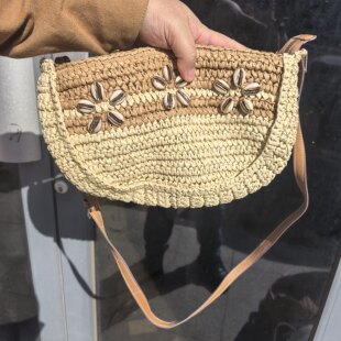清新文艺风贝壳草编包女单肩斜挎随身通勤钩针出片旅游夏天ins风