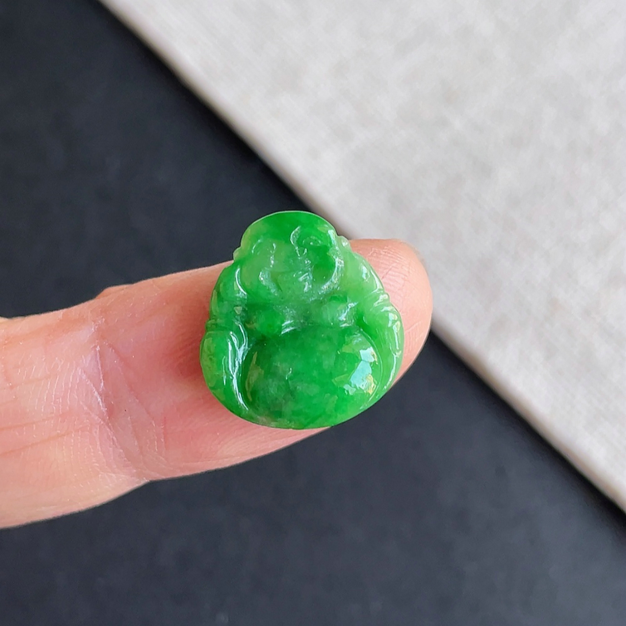 0111a8缅甸玉石天然A货翡翠冰糯种阳绿佛公戒面～金晶翡翠