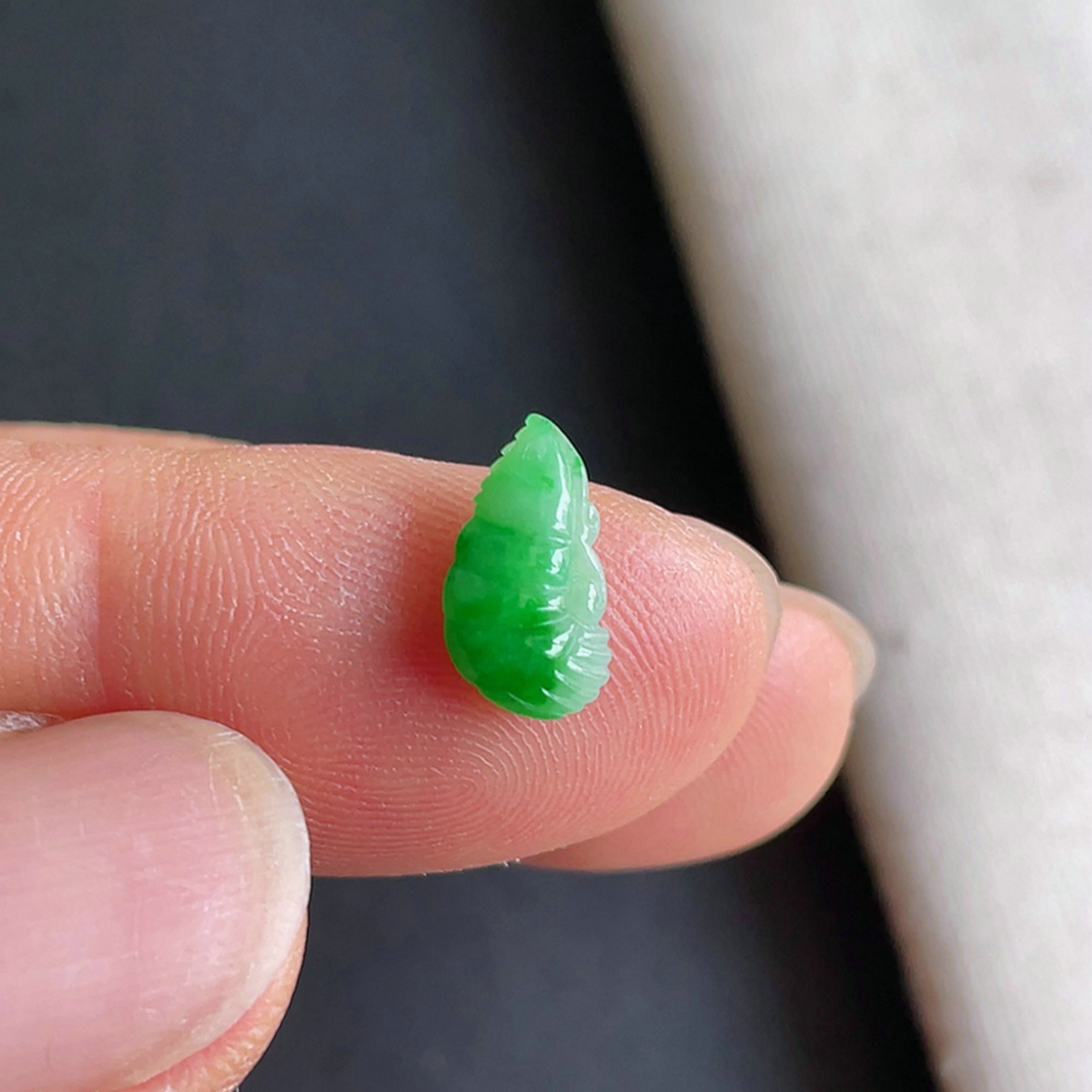 0918-3天然老坑飘阳绿龙虾戒面 翡翠A货送证书~金晶翡翠
