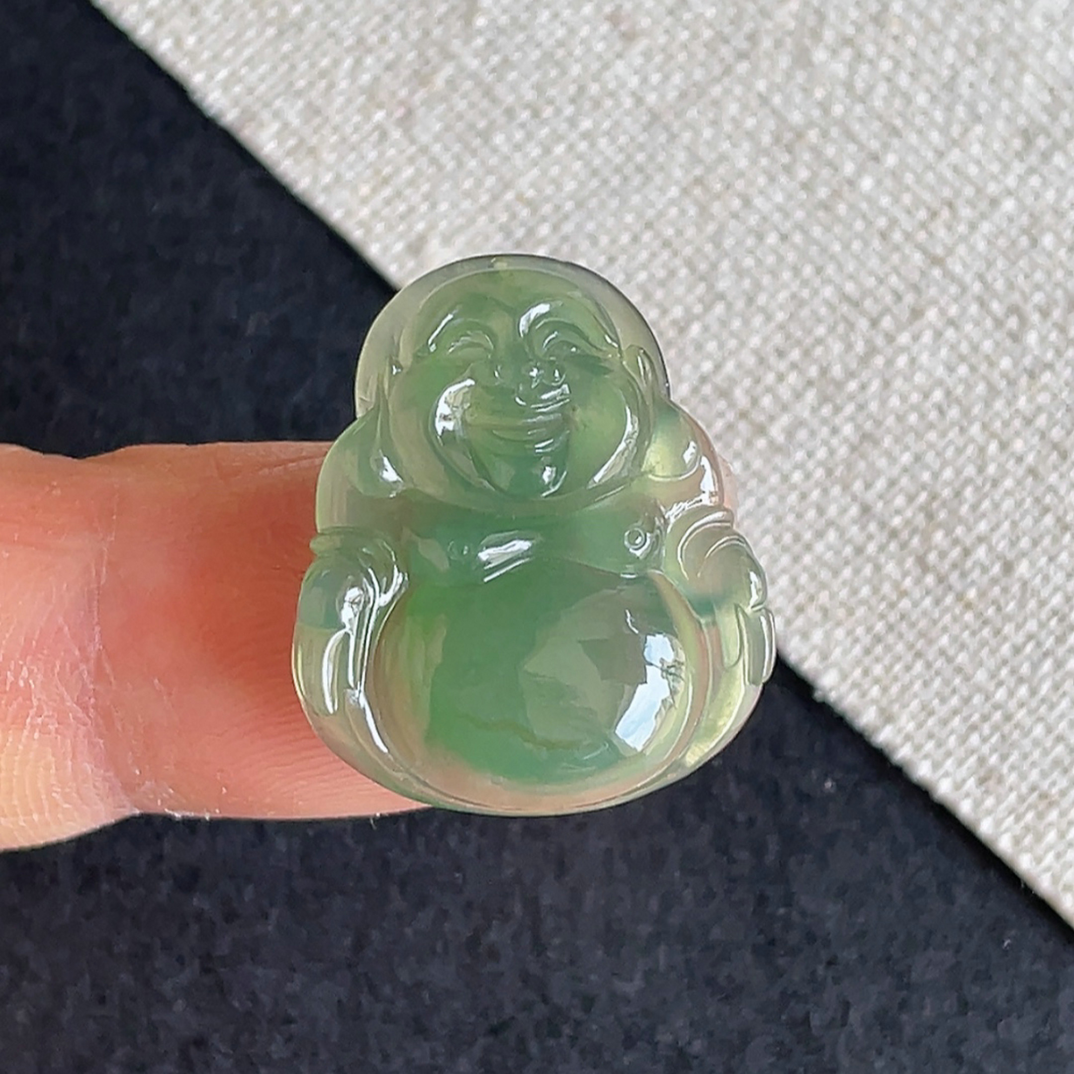 冰种满绿佛公吊坠天然翡翠a货