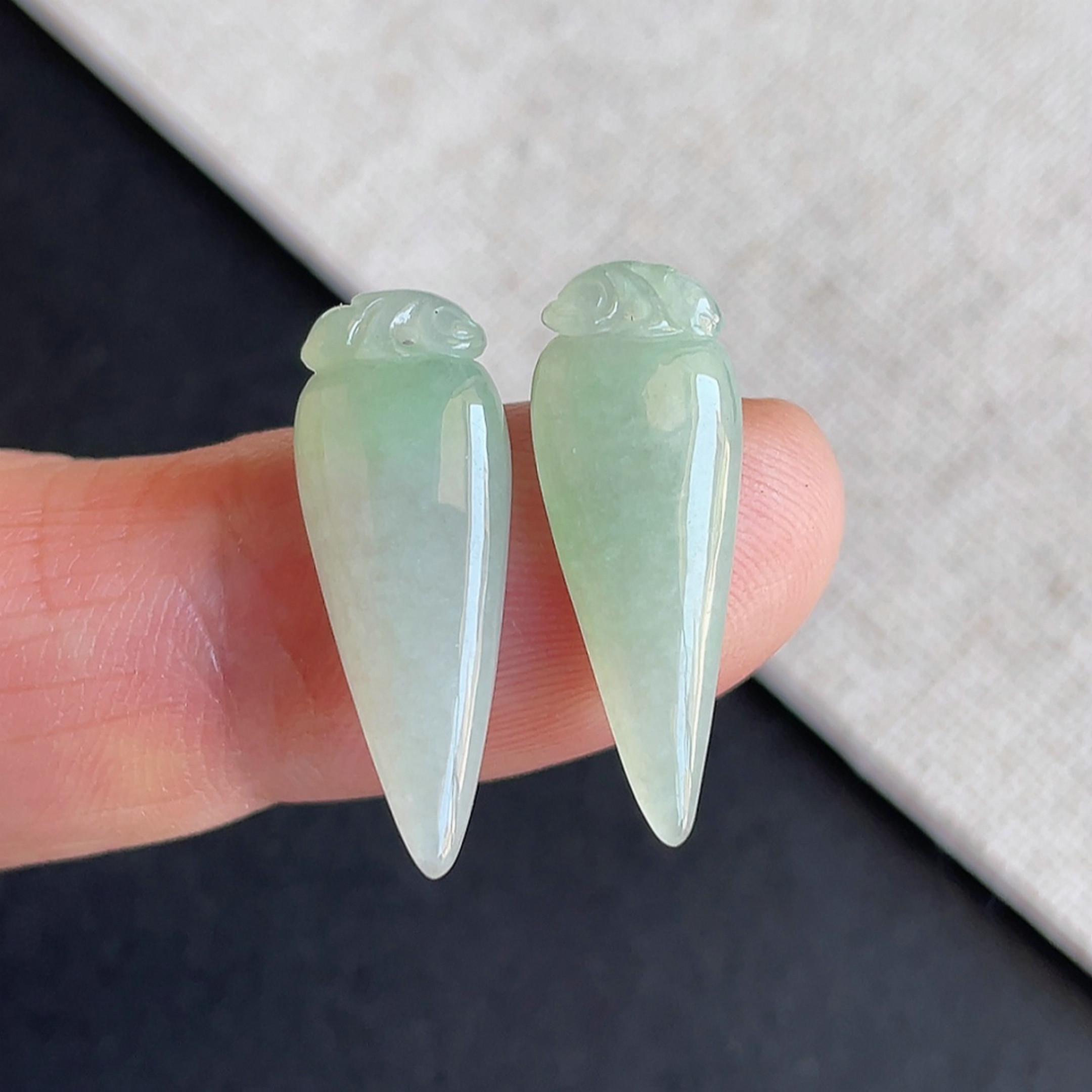 天然翡翠冰糯种小辣椒耳坠一对