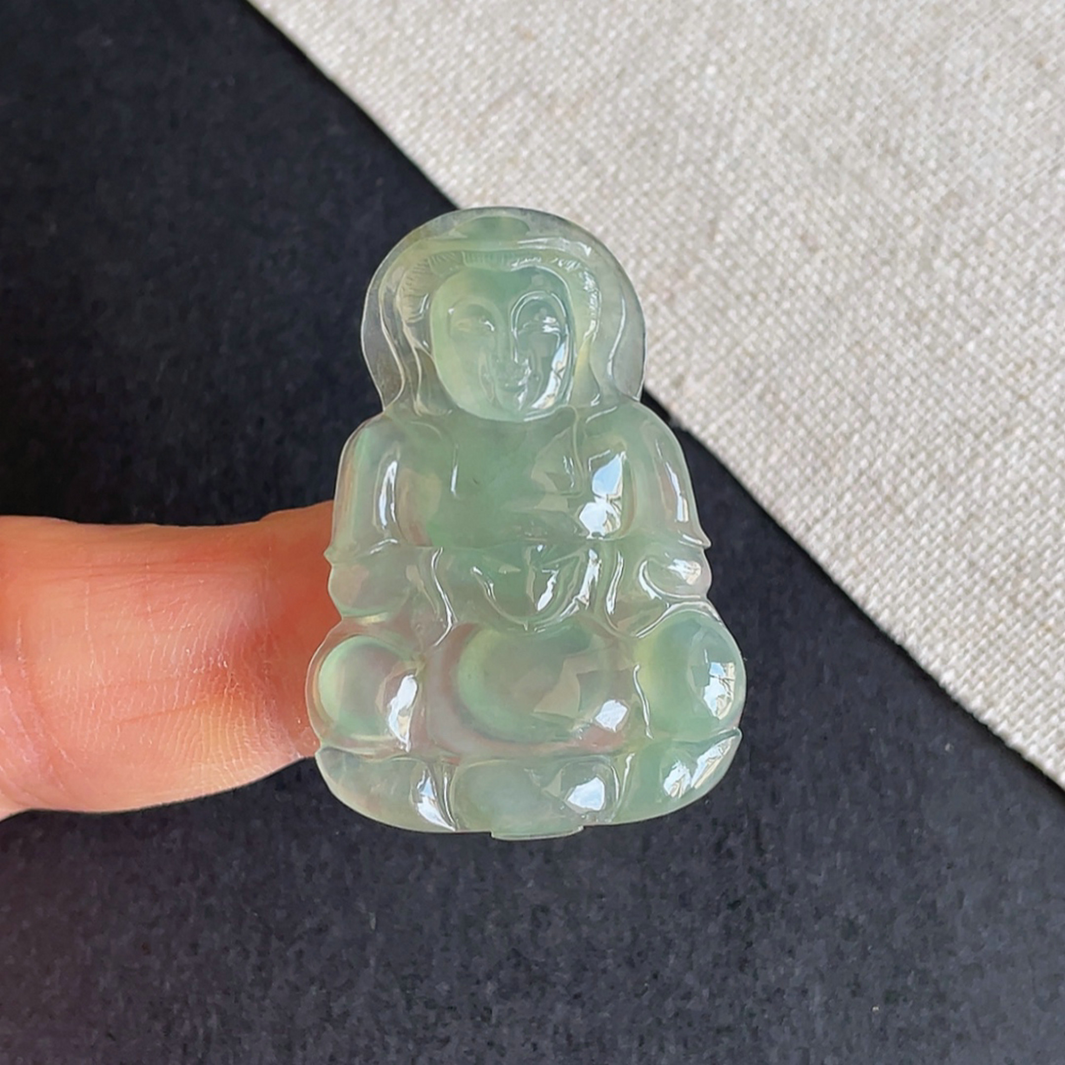 天然翡翠老坑冰种满绿观音吊坠