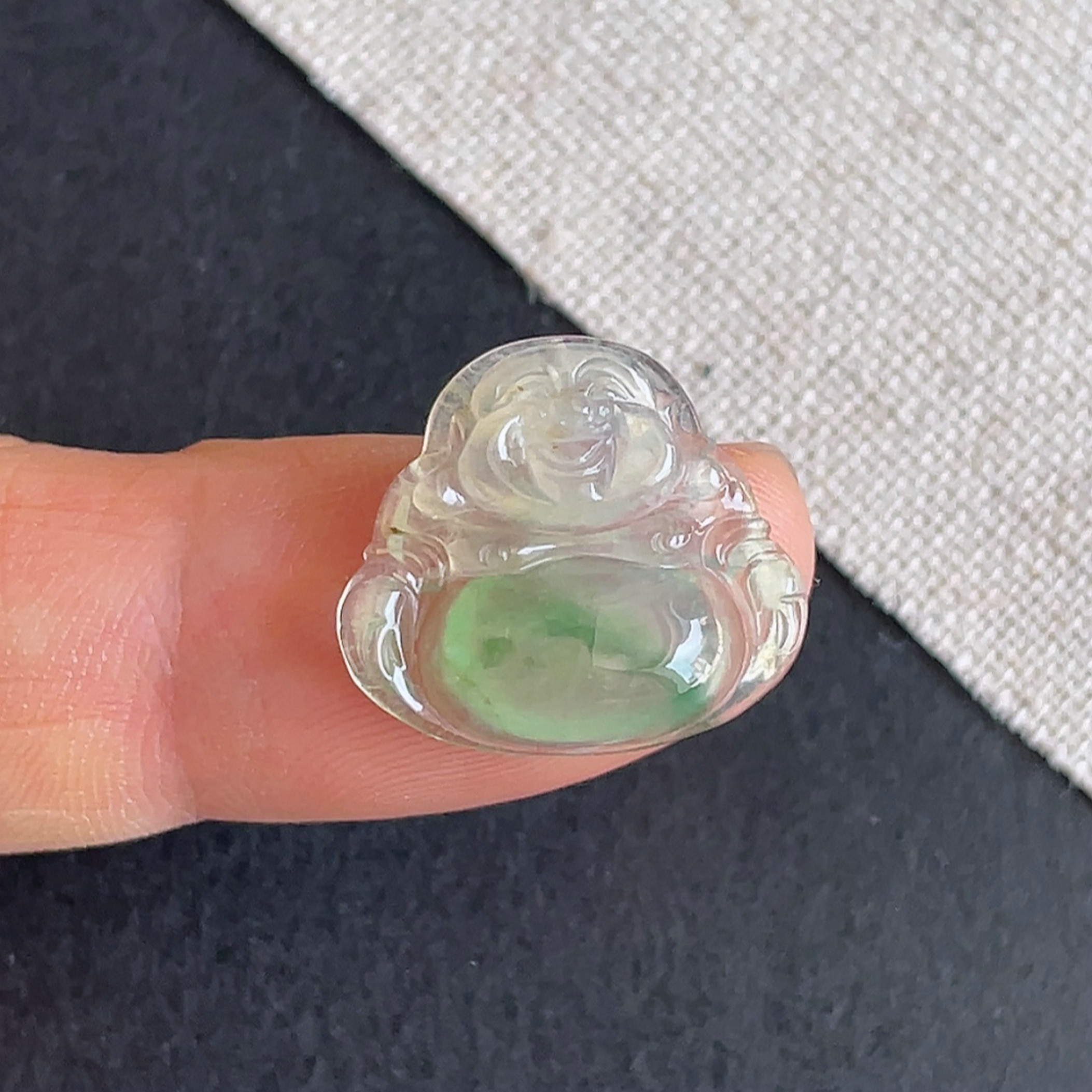 缅甸翡翠a货冰种飘阳绿佛公吊坠
