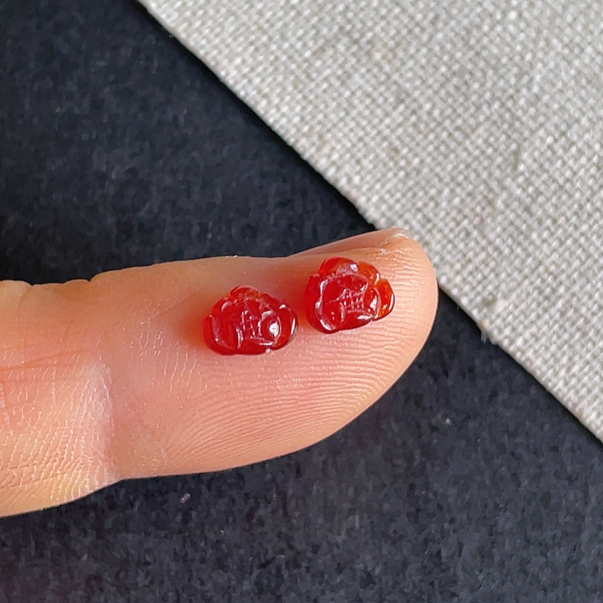 翡翠a货冰种红翡花开富贵戒面