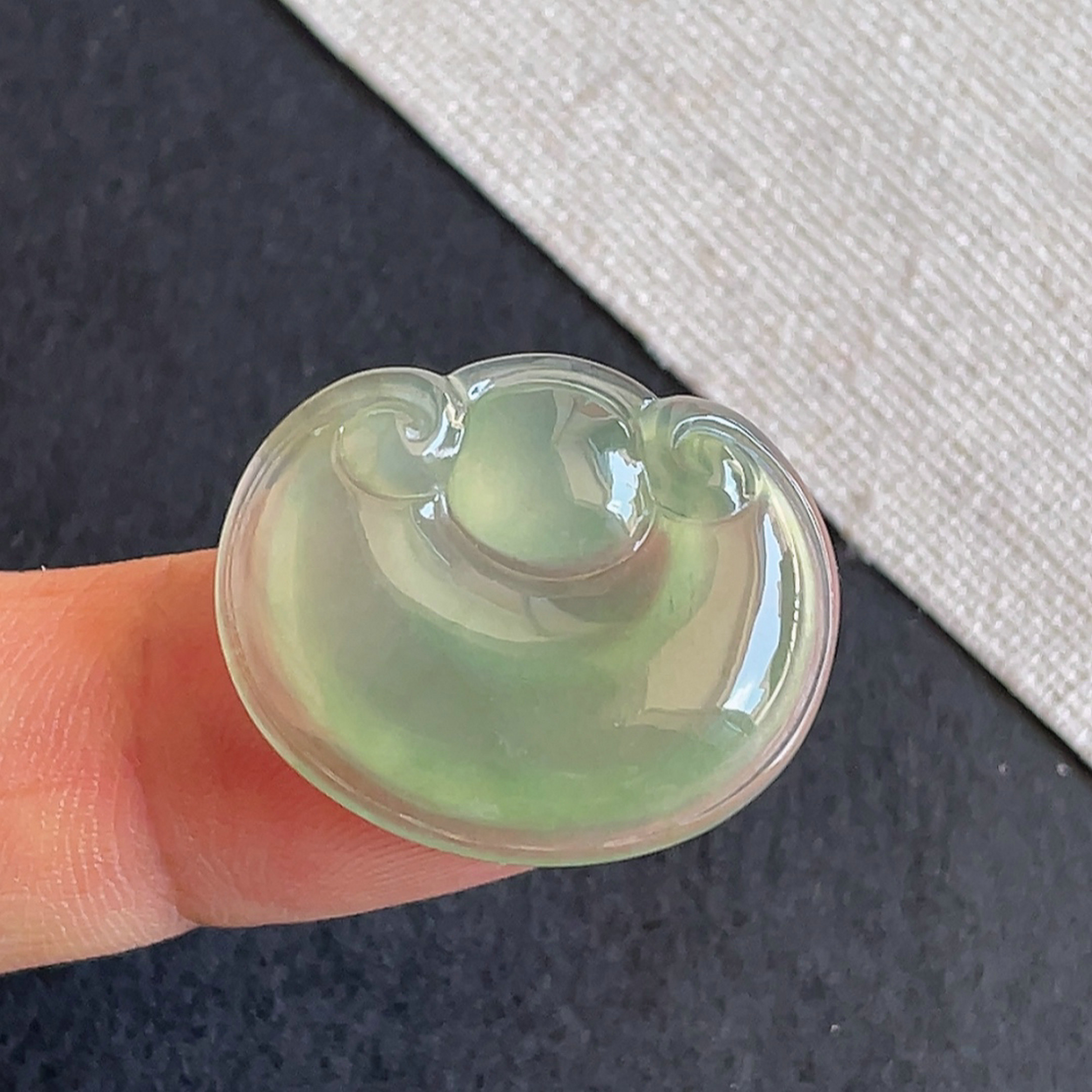 缅甸翡翠a货冰种老坑满色如意戒面玉坠天然玉石送证书 金晶翡翠