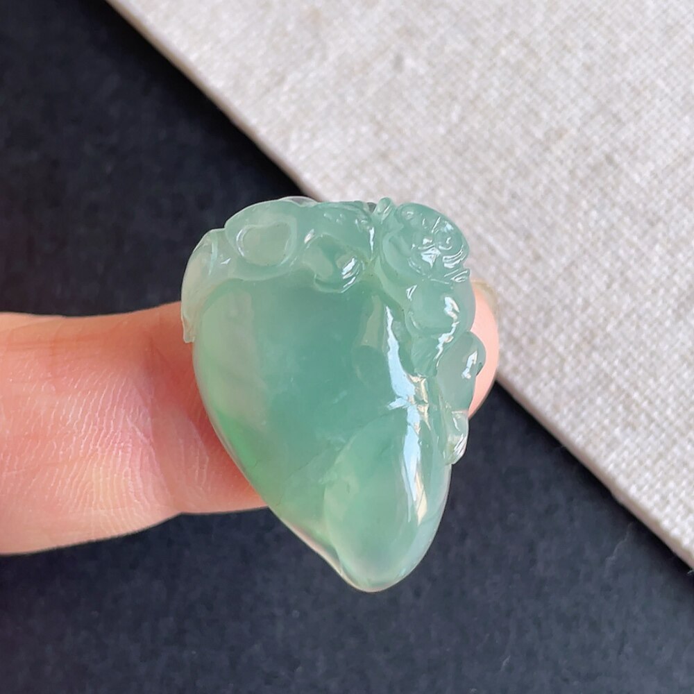 冰种晴水绿翡翠福禄寿吊坠