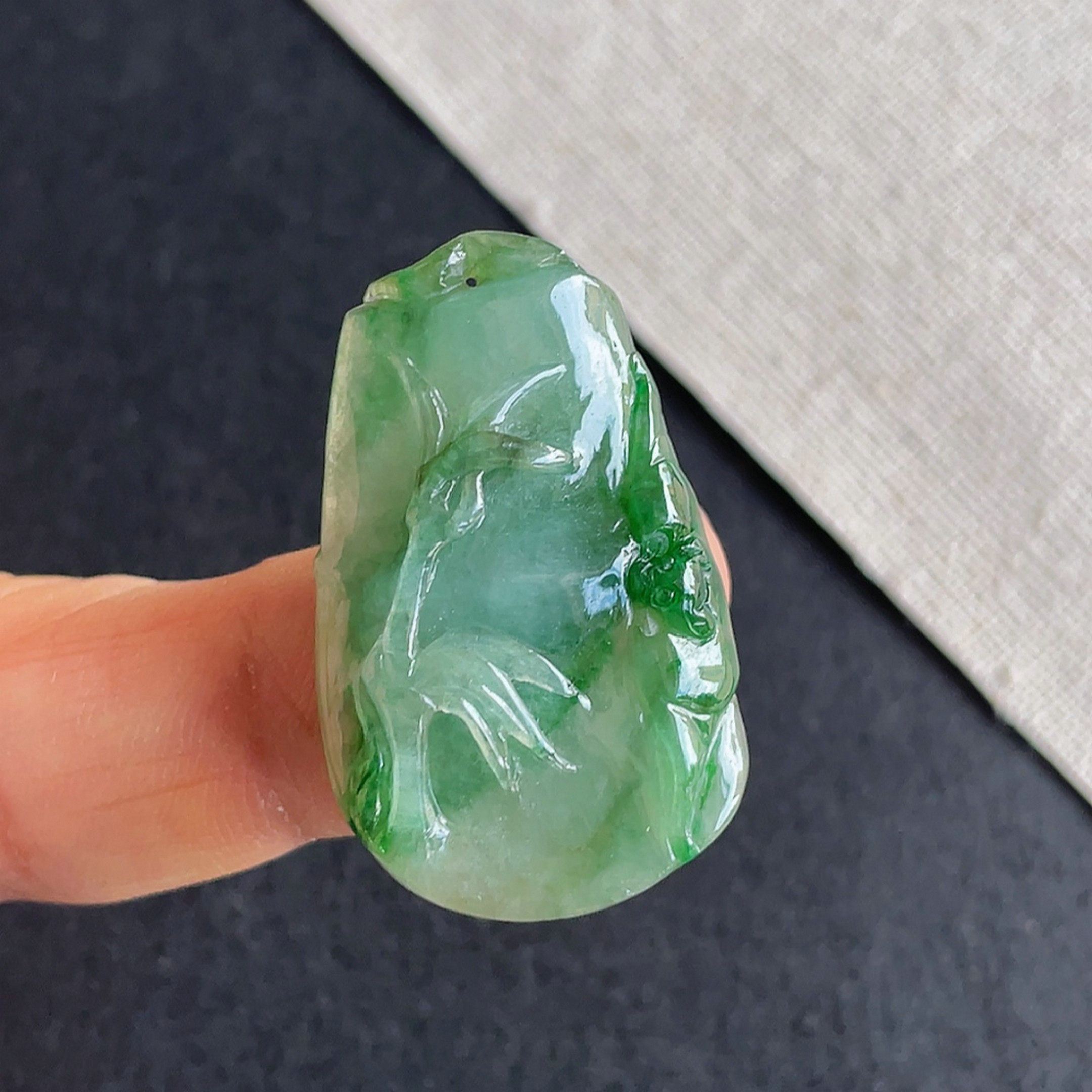 缅甸翡翠冰糯种飘阳绿竹节吊坠