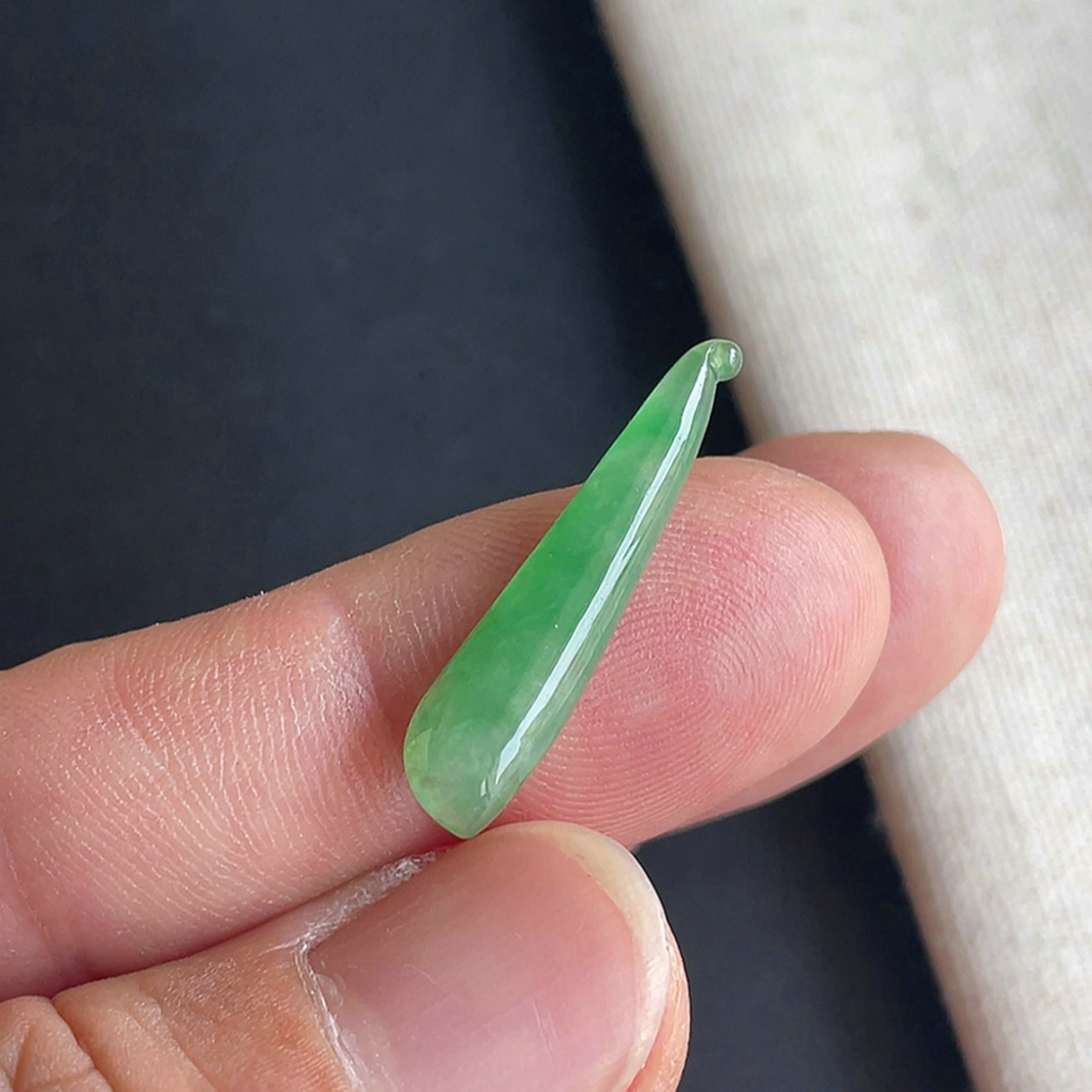 冰种阳绿福瓜吊坠缅甸翡翠A货