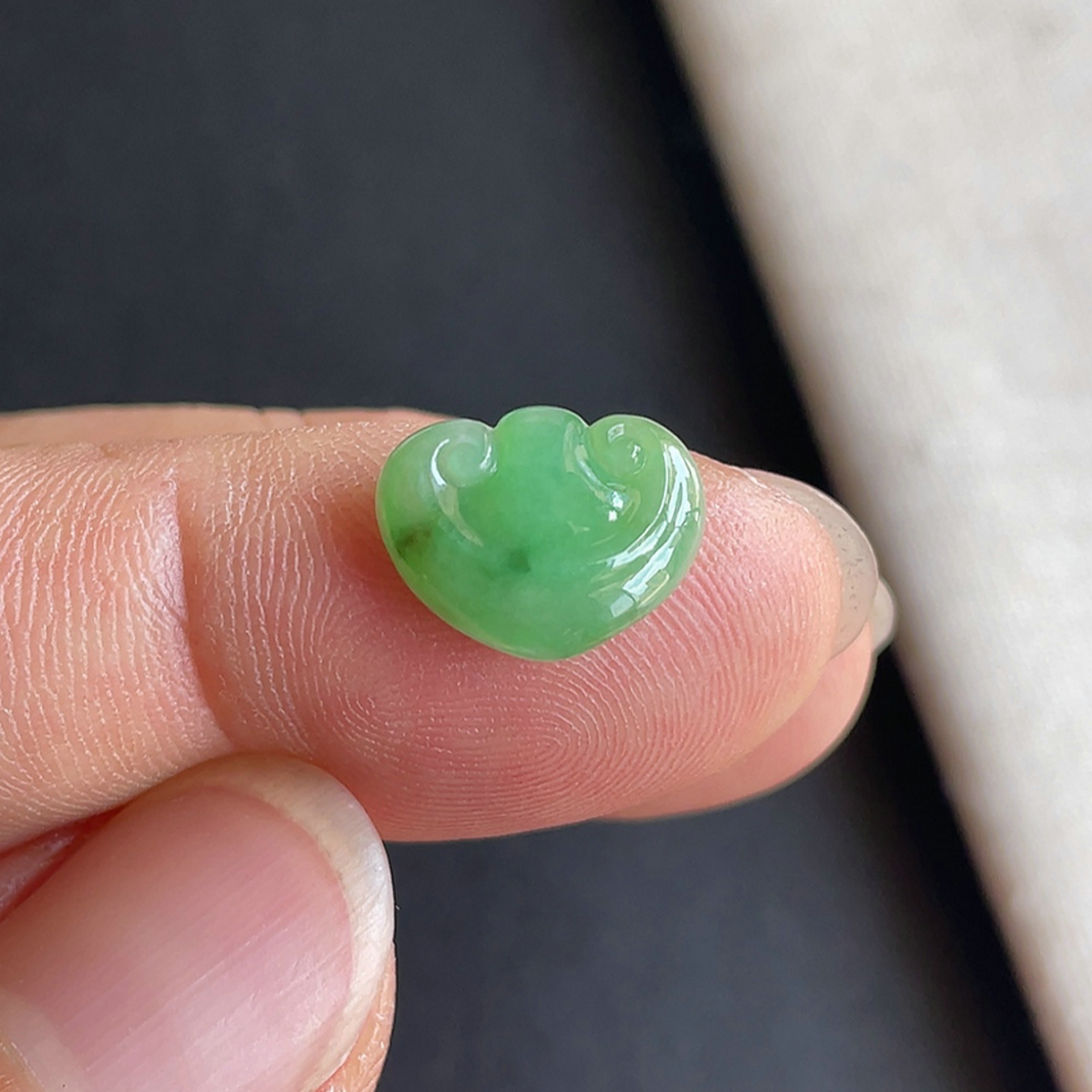 冰种阳绿如意戒面天然玉石