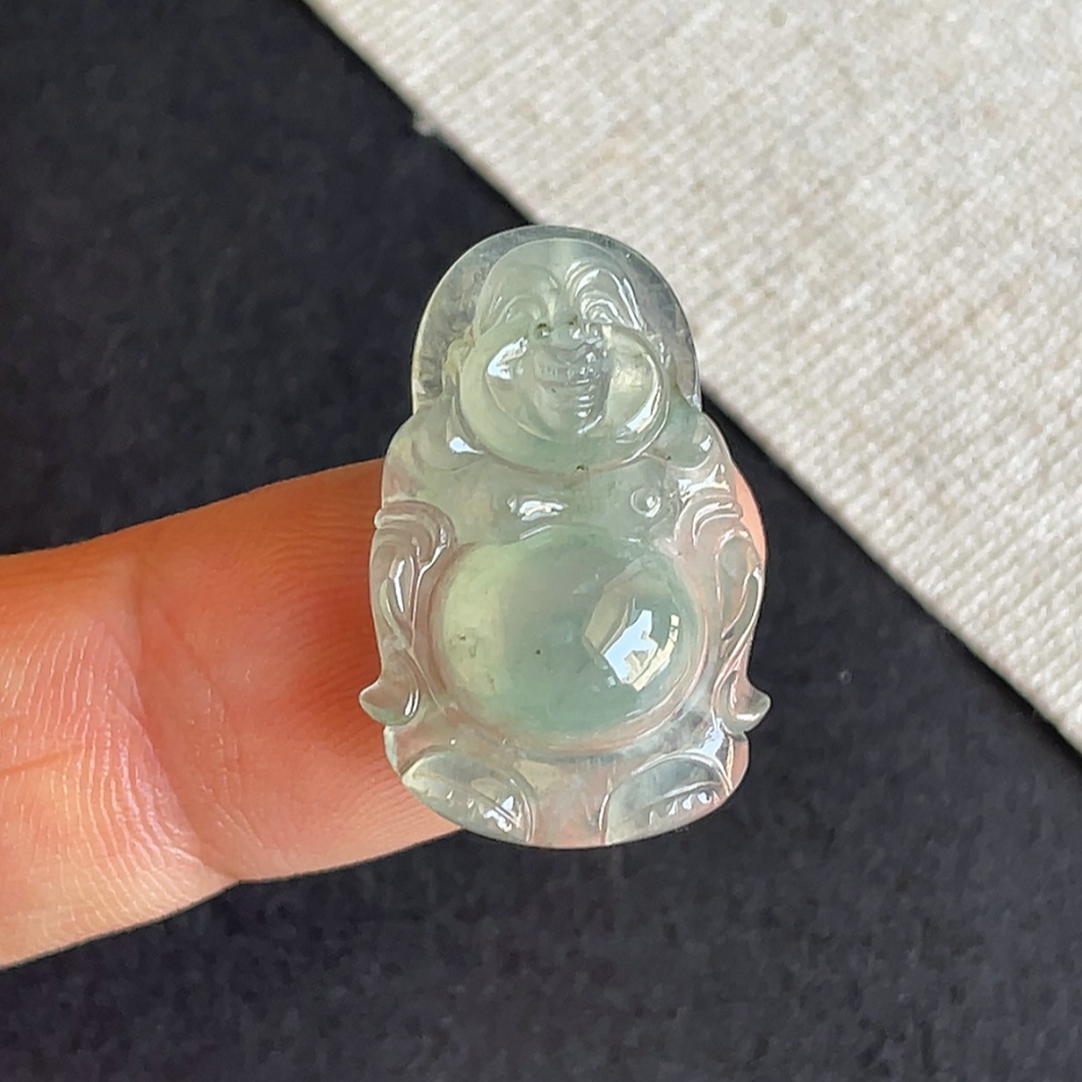 缅甸翡翠a货冰种满色佛公吊坠