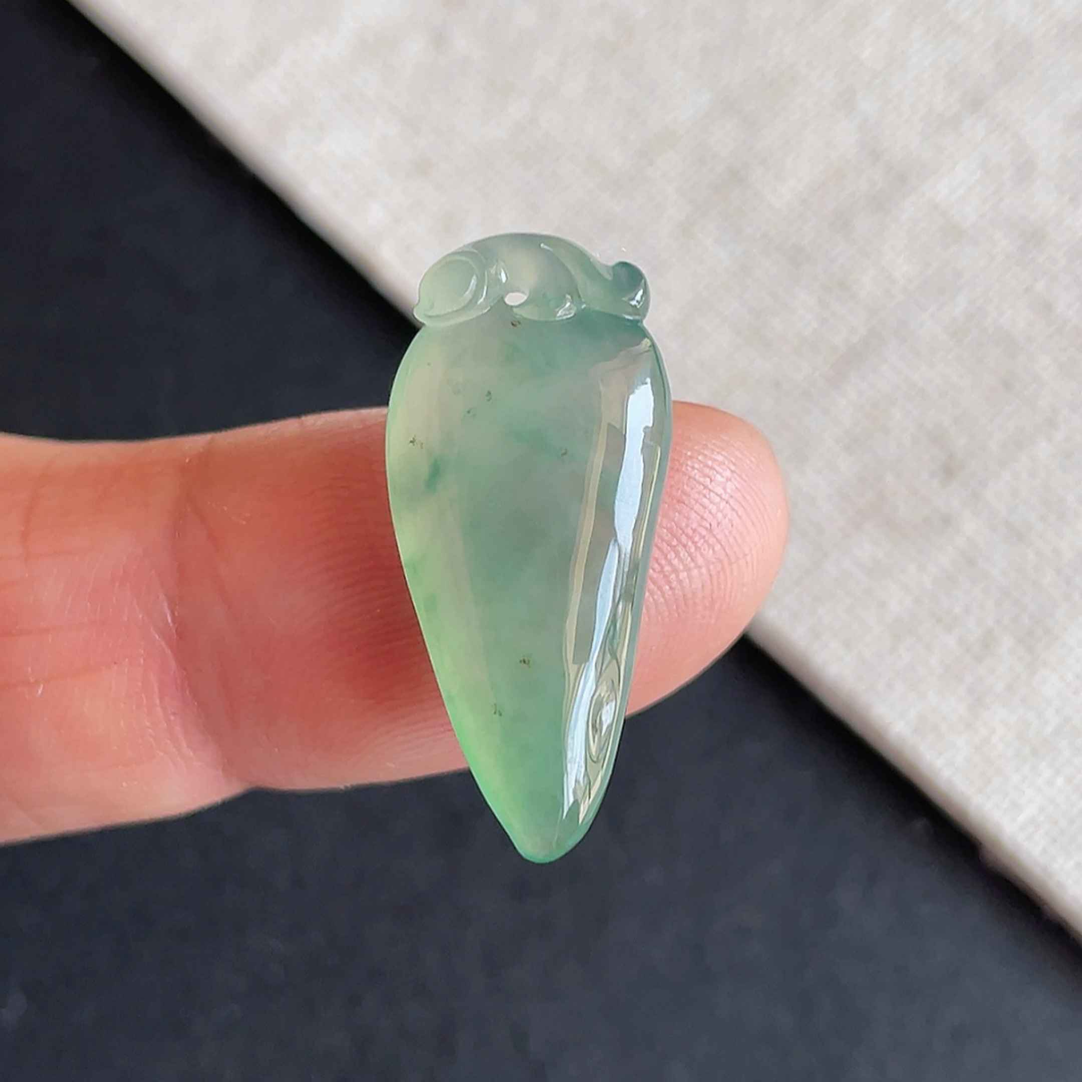 缅甸天然翡翠A货冰种满色福瓜吊坠 附鉴定证书 支持复检