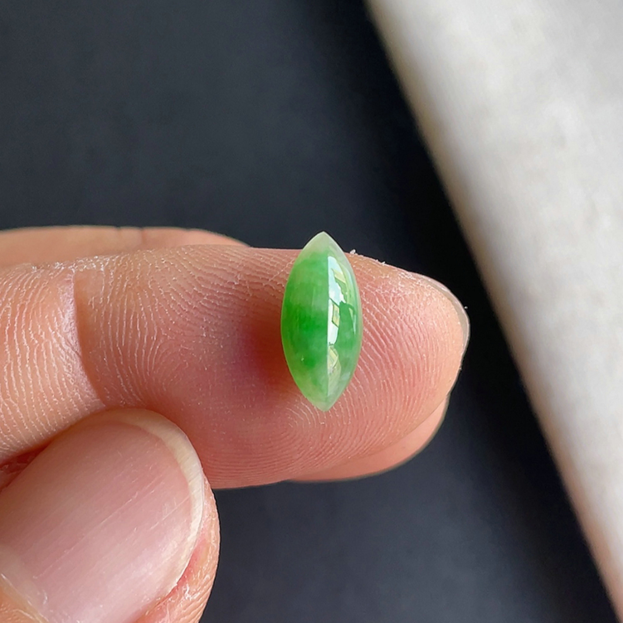 冰种飘阳绿马眼戒面天然翡翠A货