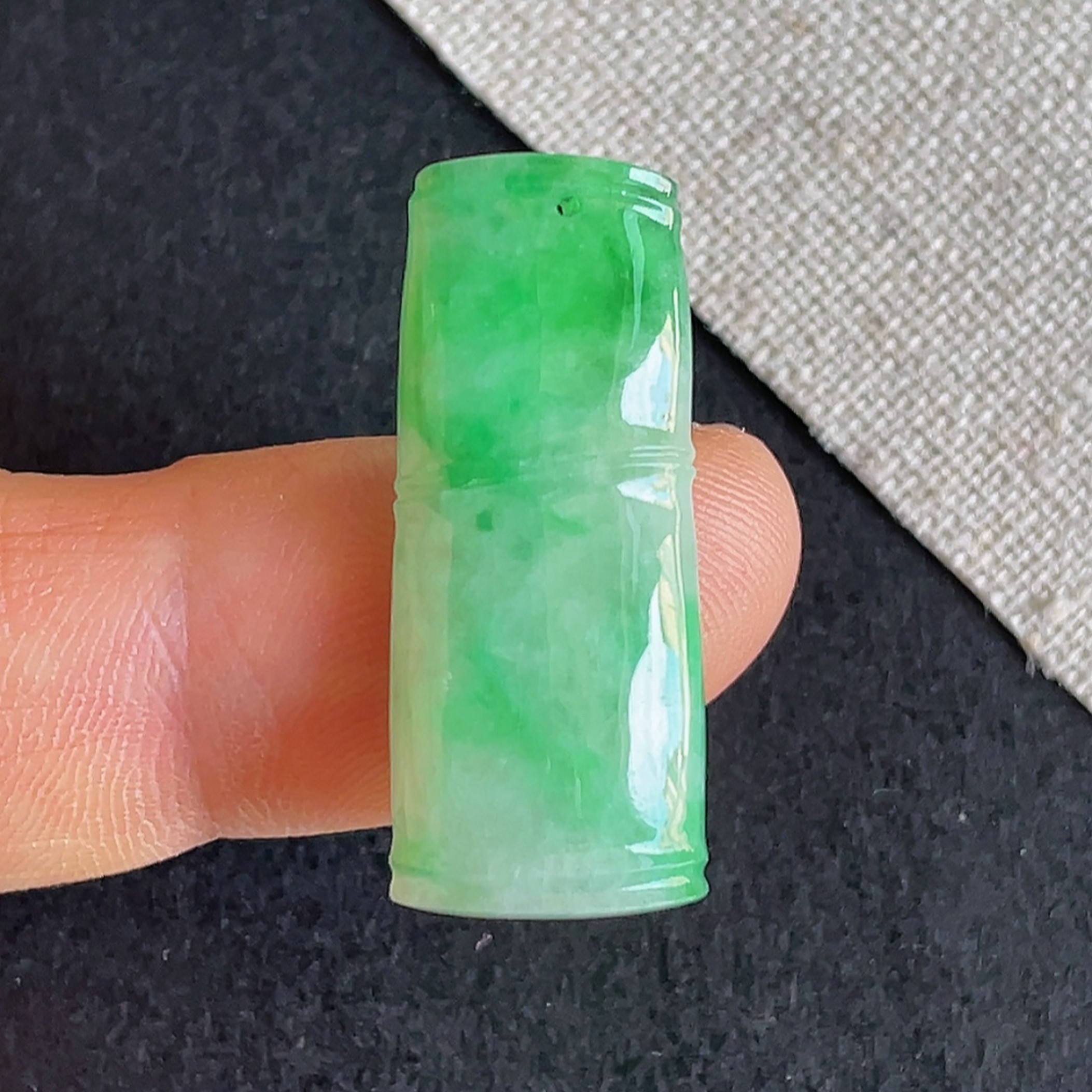 天然缅甸翡翠a货飘阳绿竹节吊坠