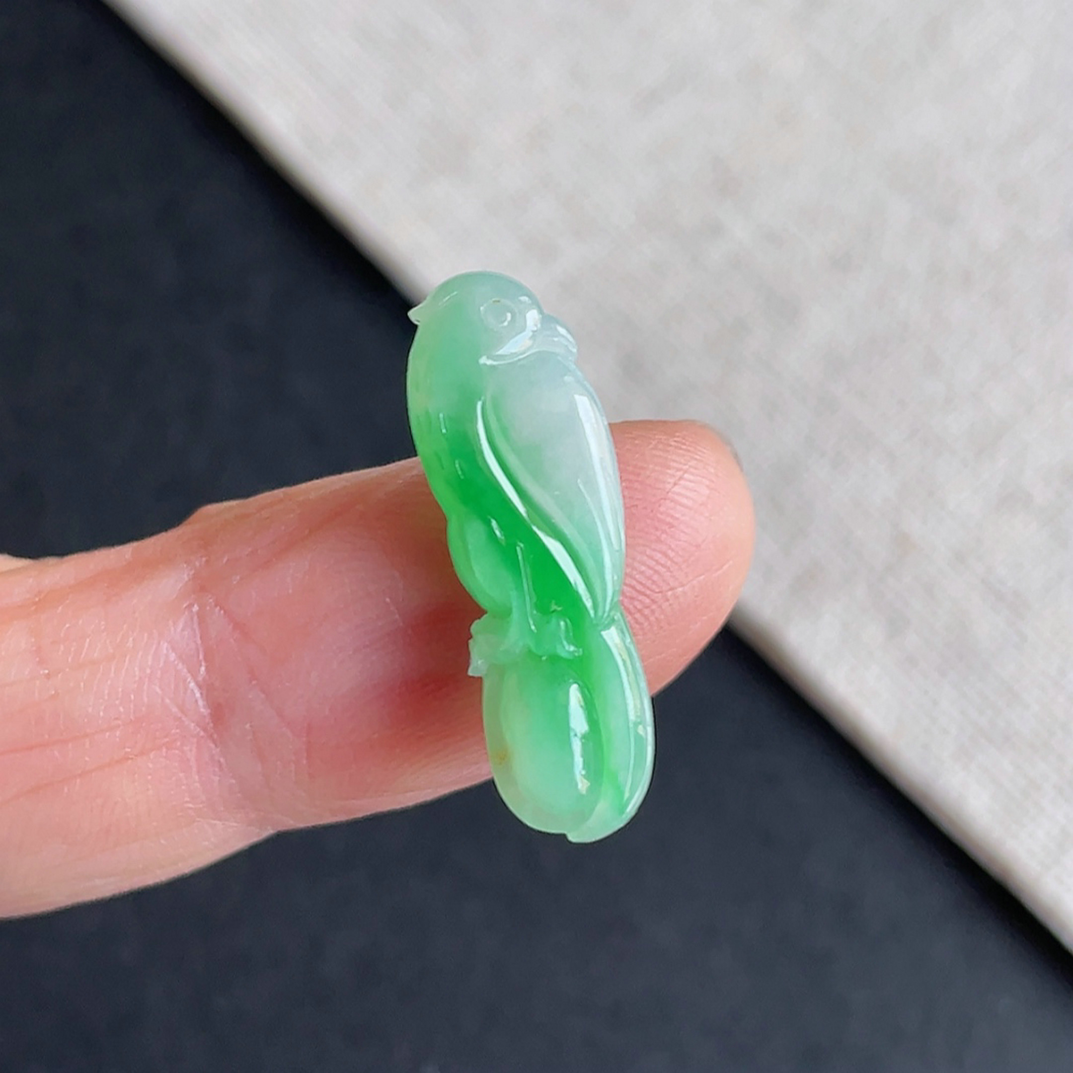 0111a7缅甸玉石天然A货翡翠冰种飘阳绿鹦鹉戒面～金晶翡翠