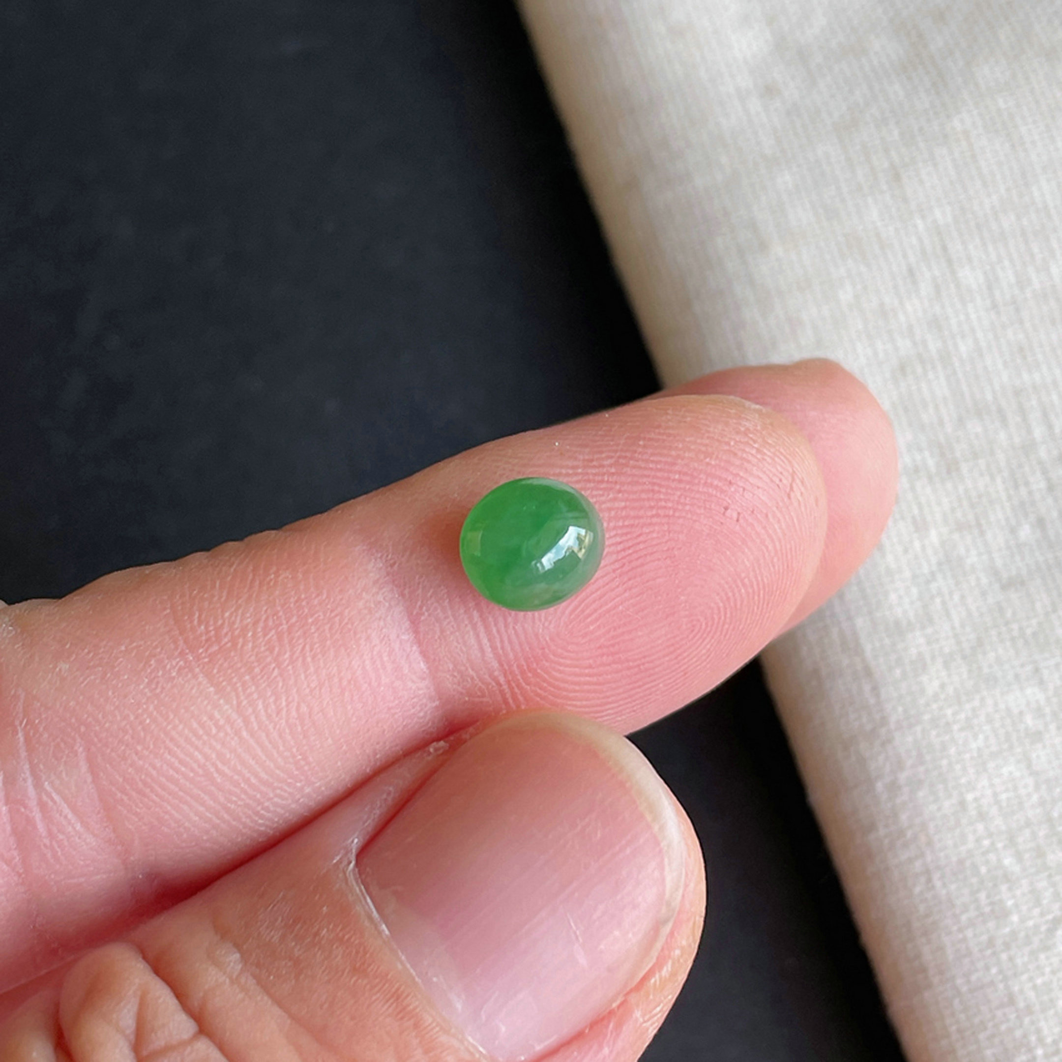 冰种阳绿蛋面戒面翡翠A货玉石