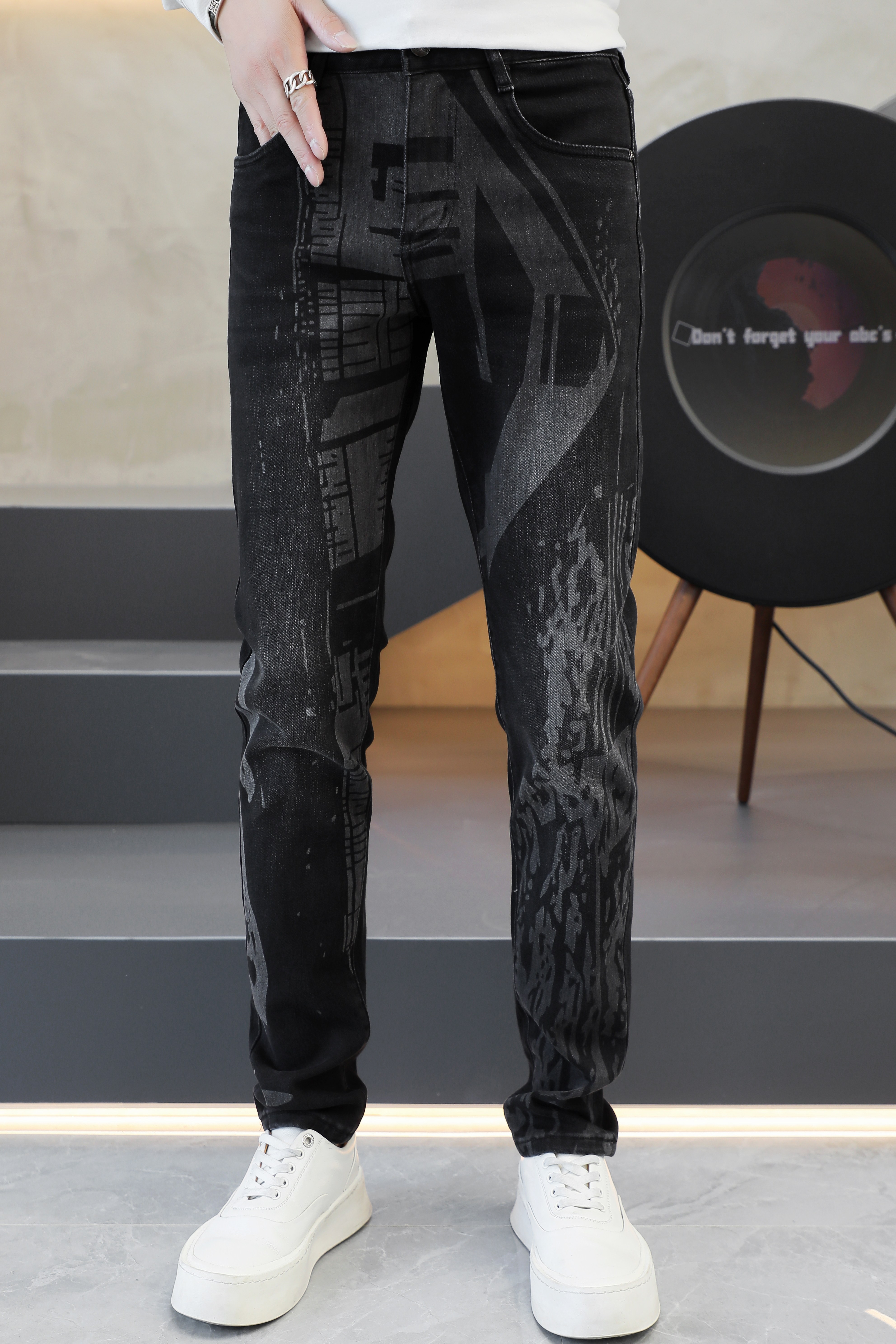 2025秋冬新款高品质修身弹力怀旧印花男士小直筒牛仔裤25372P140,商品下架区,钱塘6018（原3088）