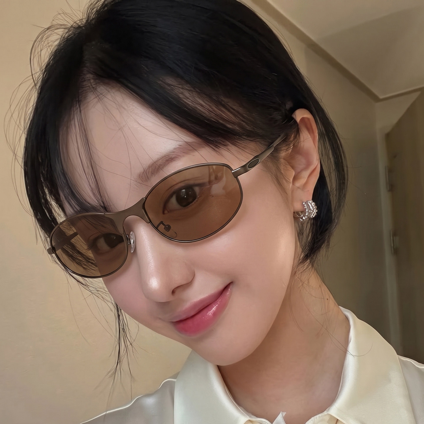 老钱风复古椭圆茶色太阳镜女高级感凹造型显脸小户外防紫外线墨镜