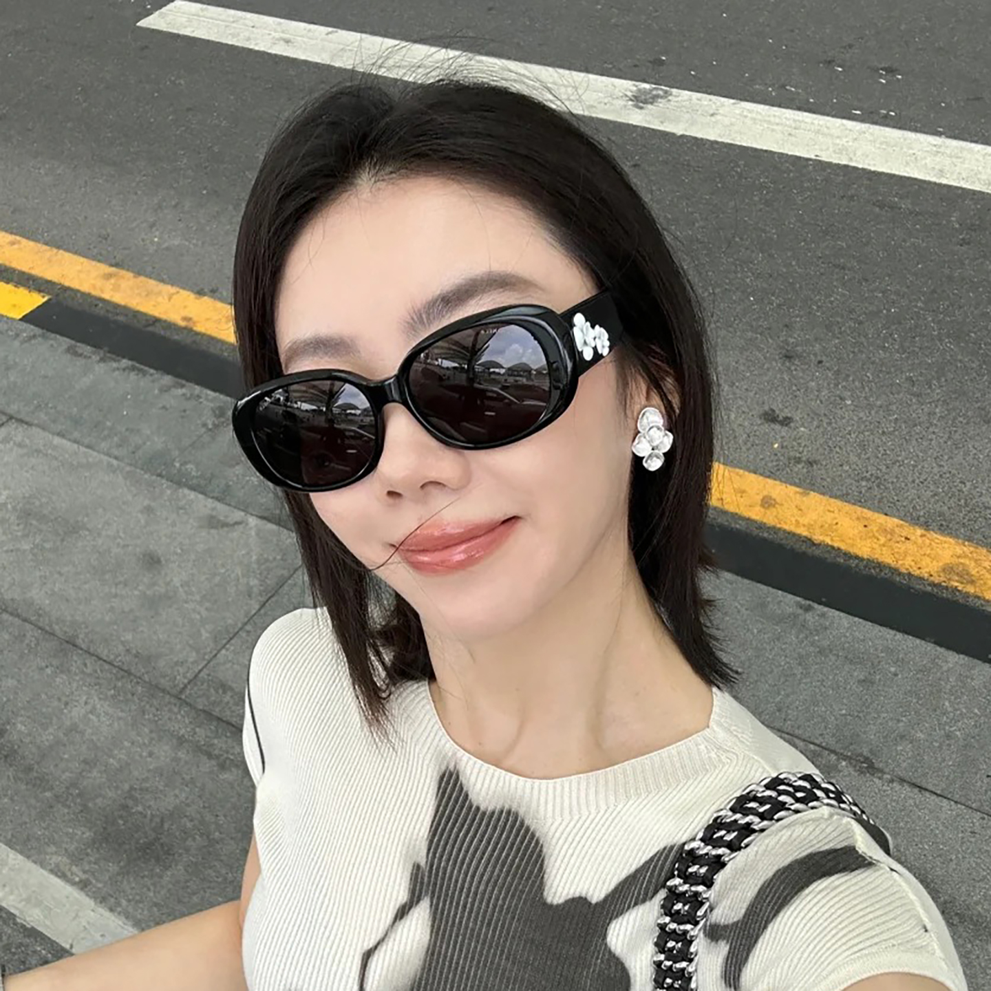 2025新款椭圆时尚黑框墨镜女气质方圆脸显瘦防紫外线山茶花太阳镜