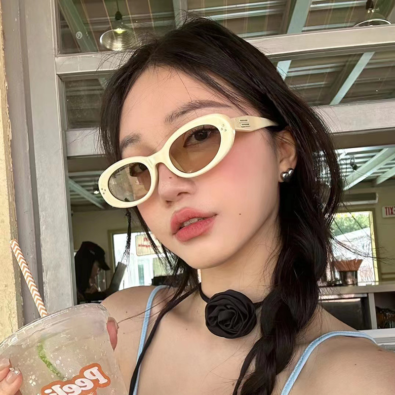 韩系米黄椭圆太阳镜方圆脸显脸小