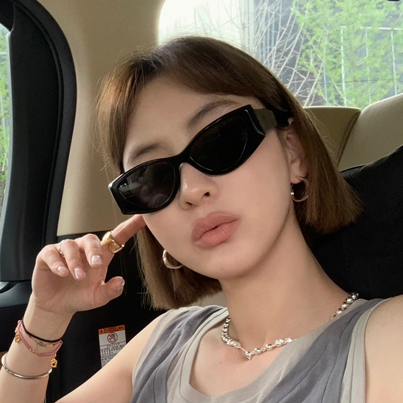 欧美风粗框太阳镜女大脸显瘦ins网红时尚个性街拍辣妹复古墨镜潮