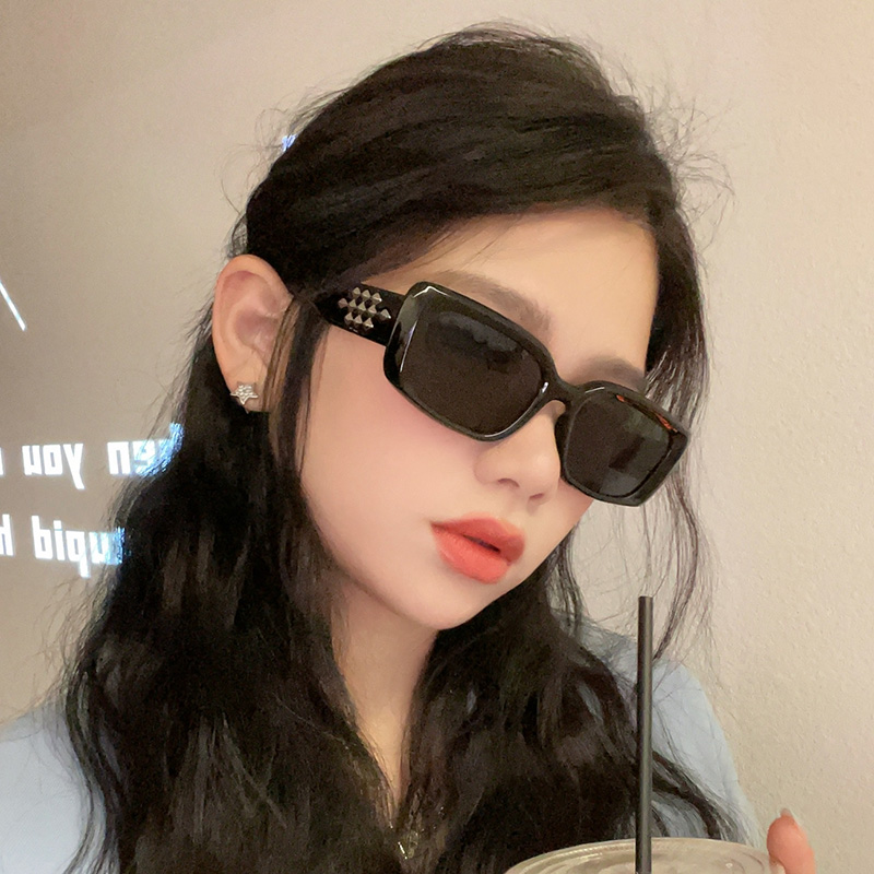 复古方框辣妹凹造型防紫外线墨镜