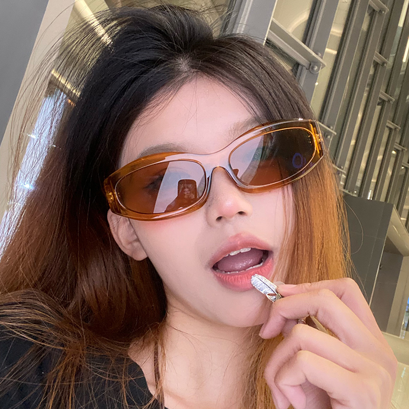 欧美复古茶色护目墨镜女高级感显脸小ins风街拍防紫外线太阳镜潮