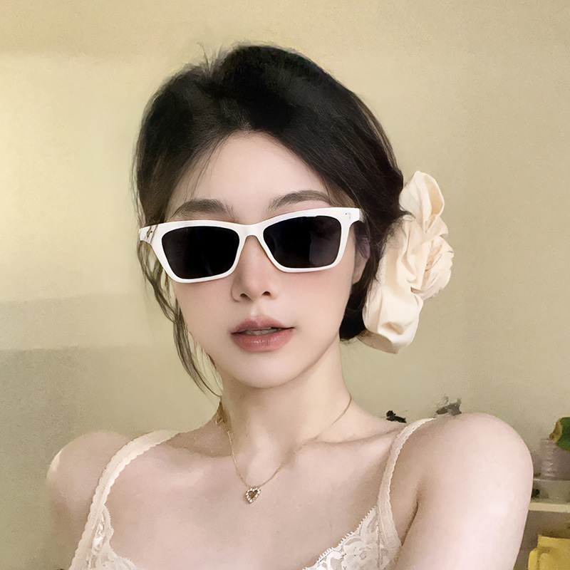 复古猫眼窄框个性显脸小白色墨镜