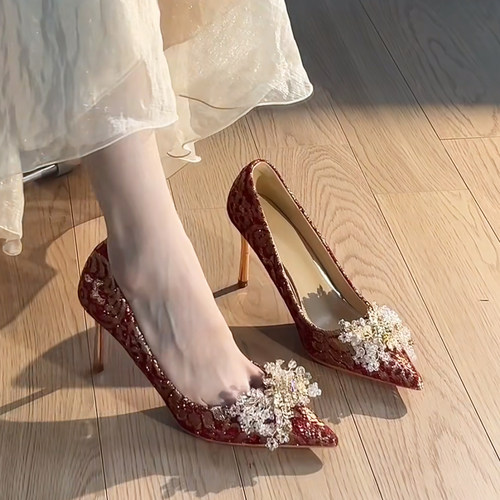 中国风高级感秀禾服婚鞋新娘鞋红色订婚中式刺绣纹理绝美敬酒服鞋