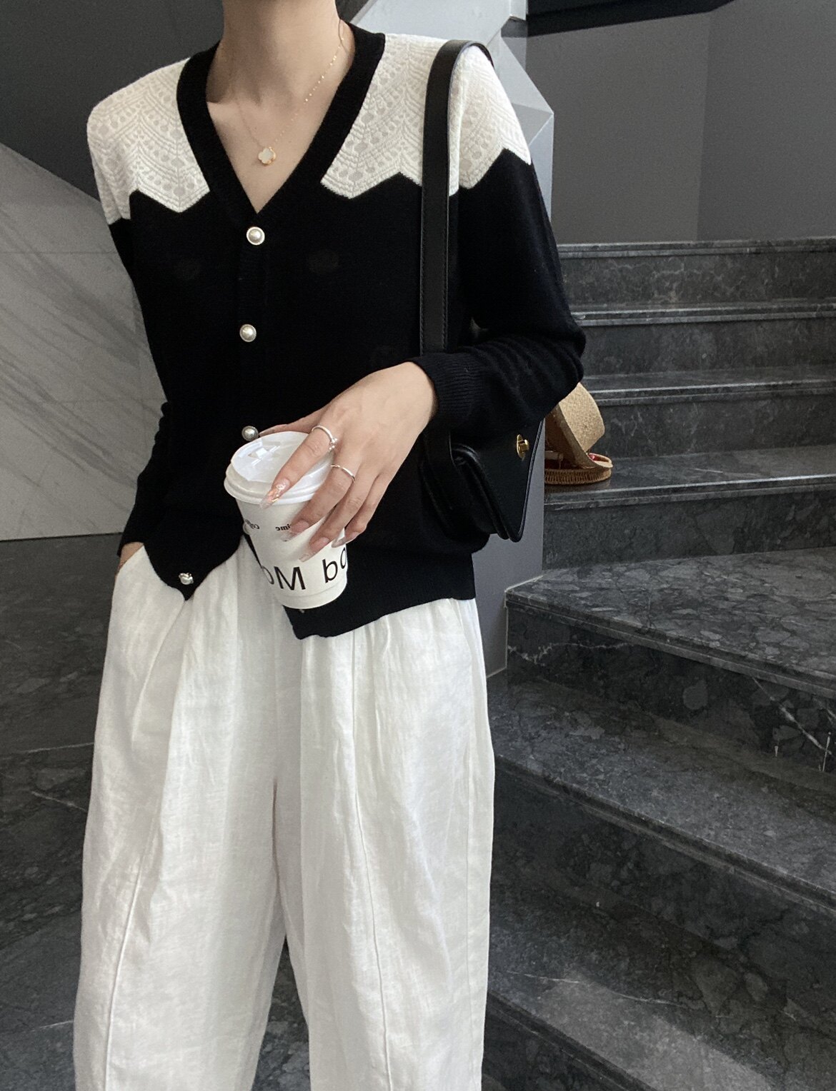 纯色镂空提花羊毛针织衫女拼接小香风v领长袖毛衣短款开衫外套