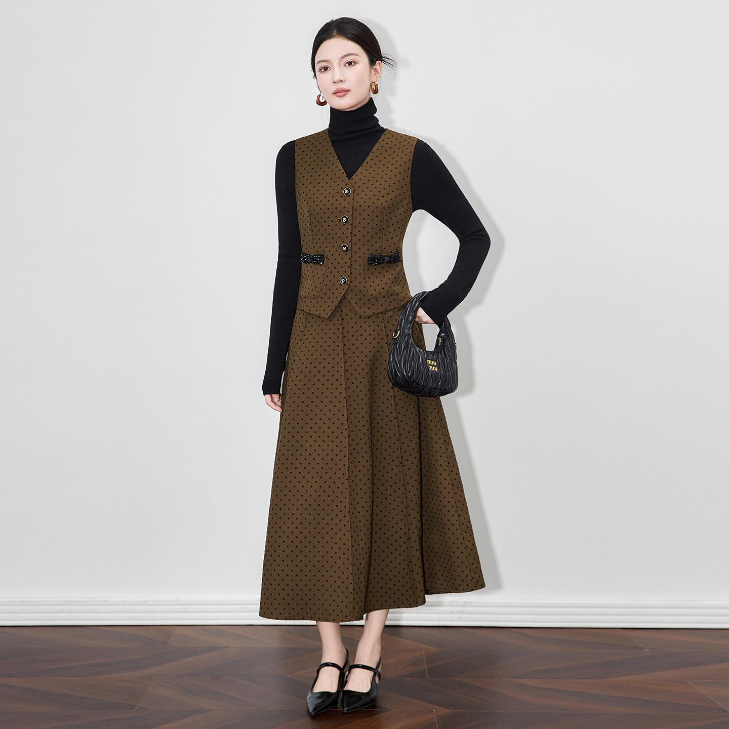 轻奢高品质植绒钉珠马甲+多片拼接大摆半身裙两件套女款秋冬