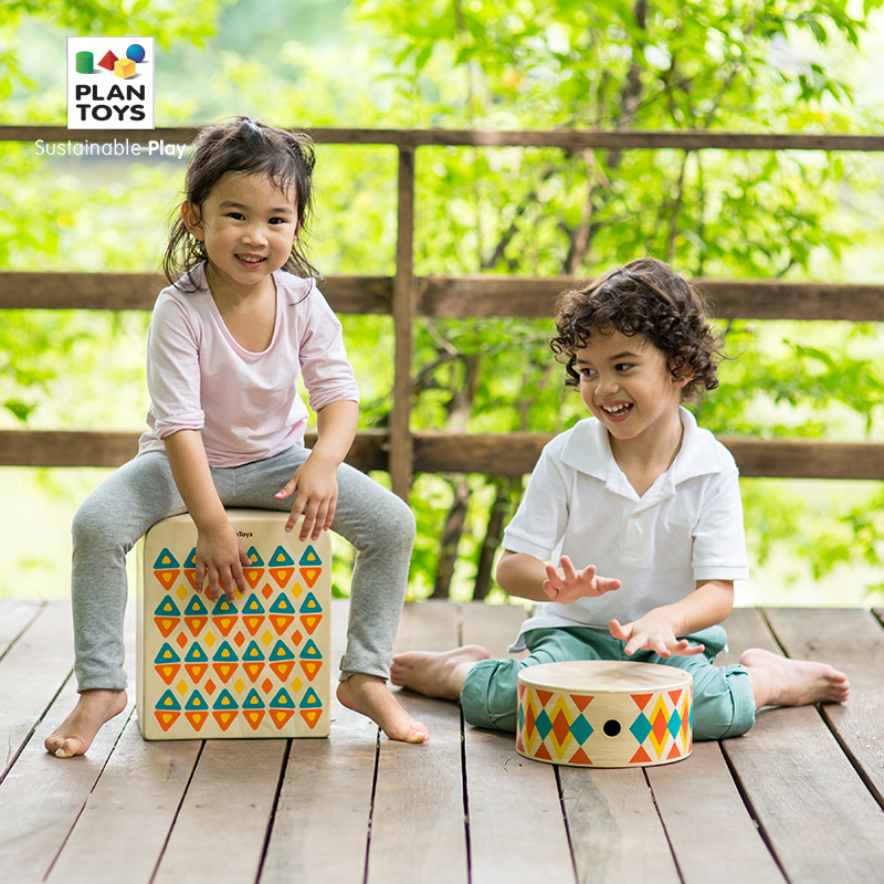 泰国plantoys非洲手鼓圆儿童手拍鼓音乐西班牙木箱鼓拍打6423进口