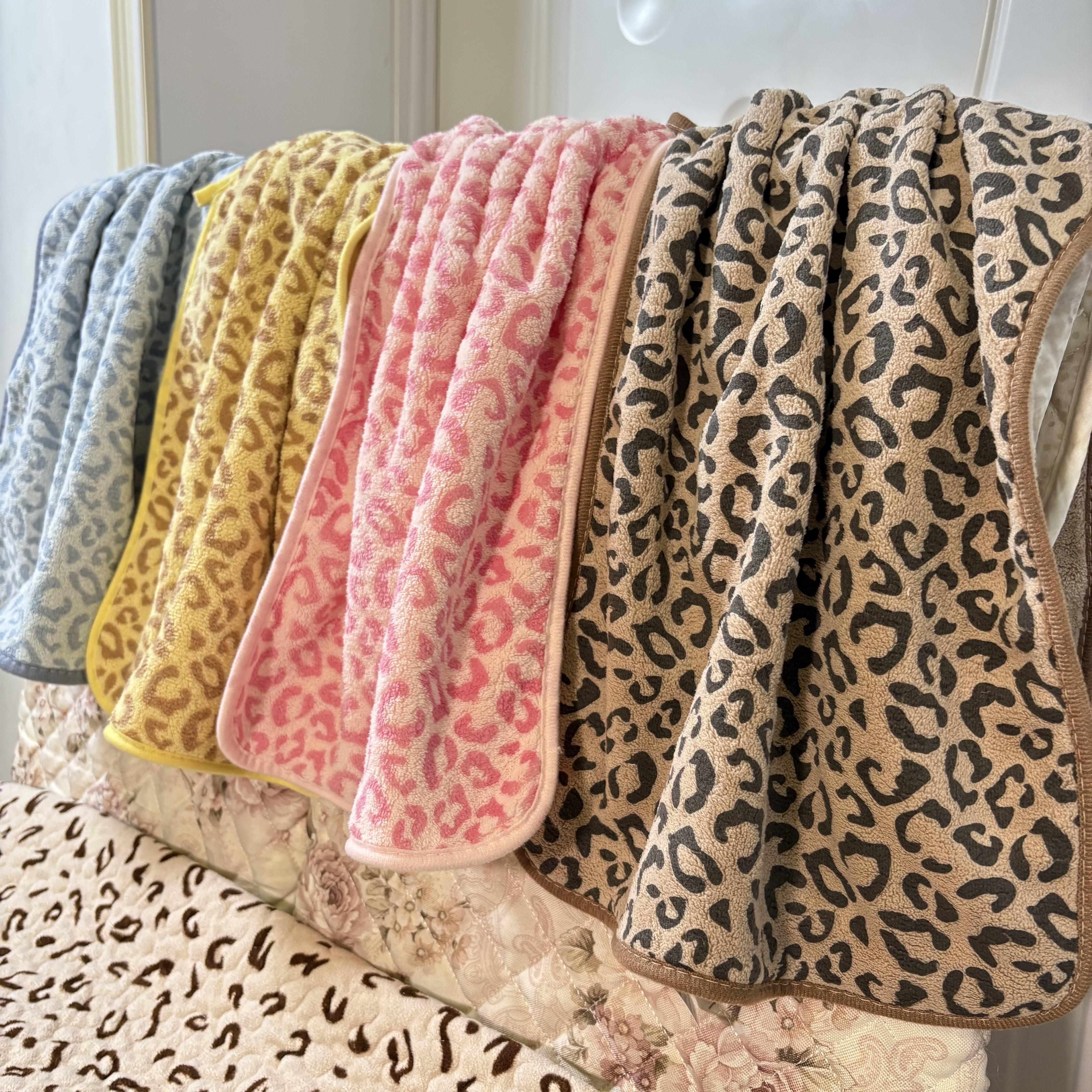 柔软吸水高档韩版不掉毛加厚加大洗脸大毛巾非纯棉回礼品团购浴巾