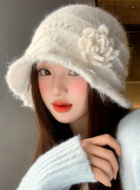 白色软糯毛绒花朵针织毛线帽女秋