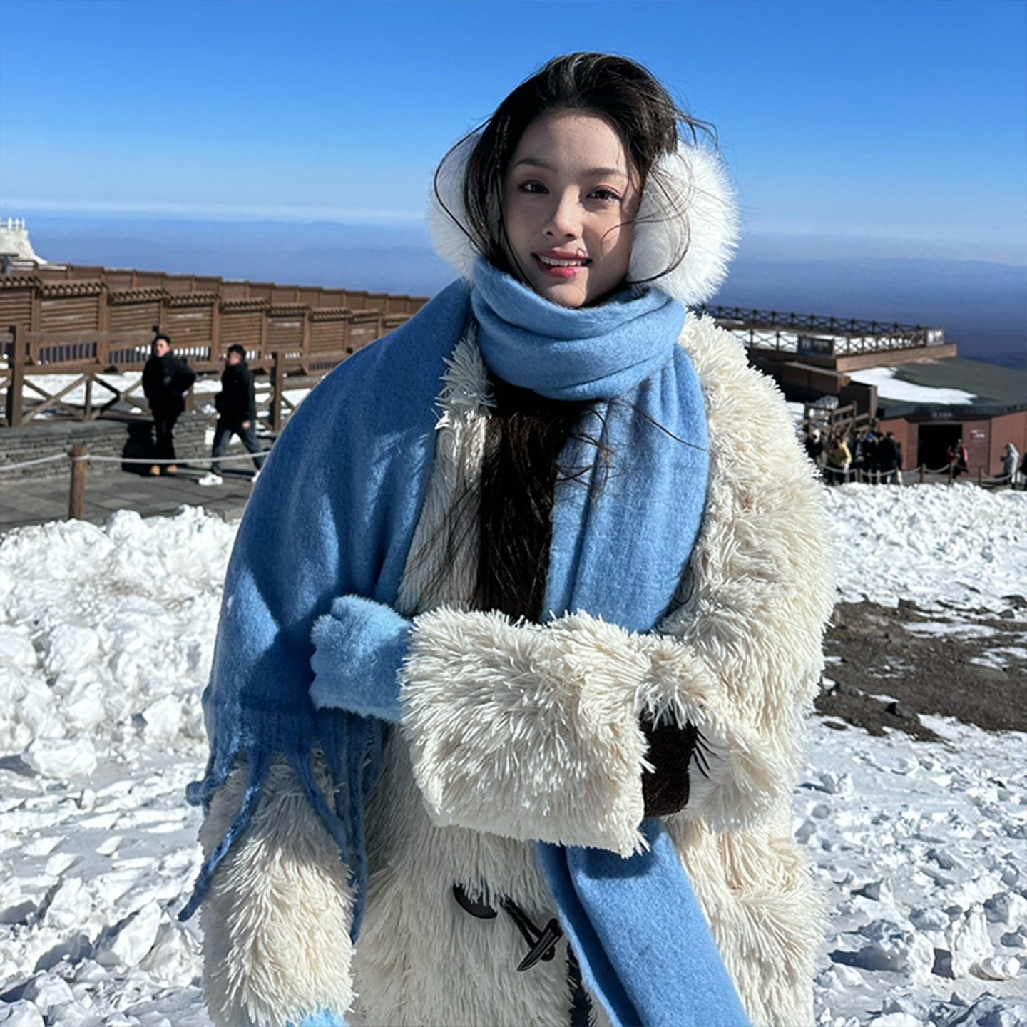 蓝色马海毛加厚围巾女冬季韩系氛围感防寒保暖护颈高级感披肩围脖