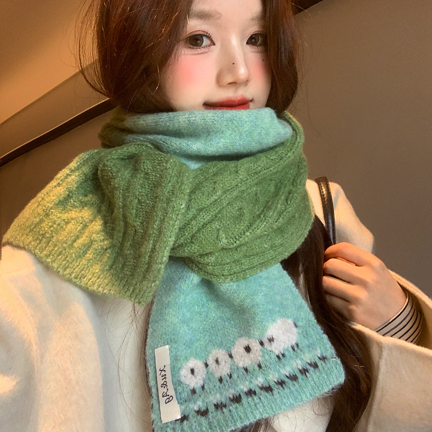 可爱软糯小羊提花拼接针织围巾女秋冬韩系甜美保暖百搭护颈小围脖