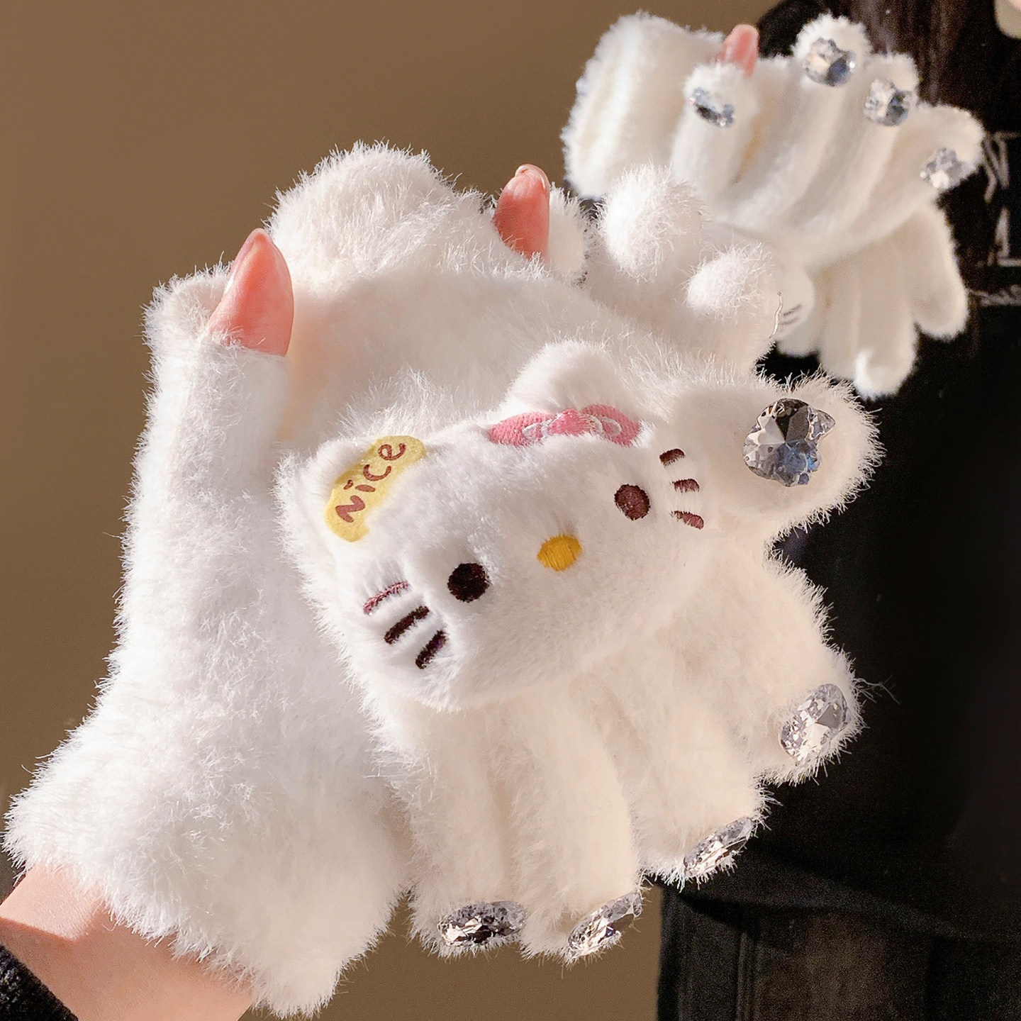 可爱Kitty猫水钻白色毛绒针织手套女冬加厚保暖防寒防风学生骑行