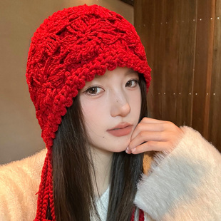 川西旅游花朵流苏红色针织帽女秋冬镂空民族风毛线帽护耳套头帽子