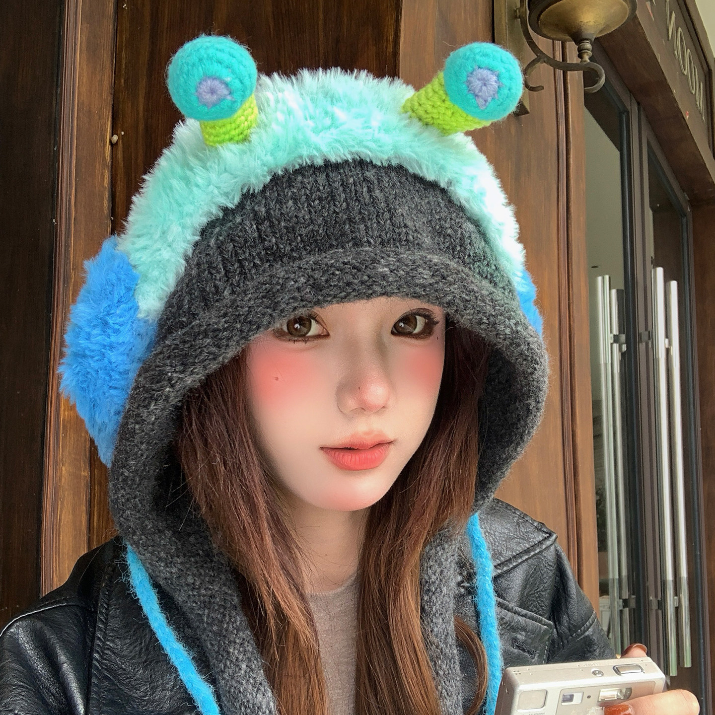 可爱搞怪毛绒小怪兽耳罩针织帽子女秋冬季绑带套头保暖护耳毛线帽