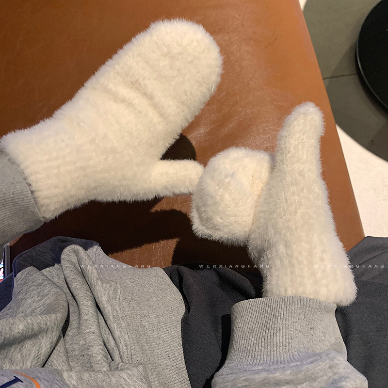 奶呼呼的~白色仿兔毛手套加绒女毛茸茸冬季保暖加厚连指骑行防寒