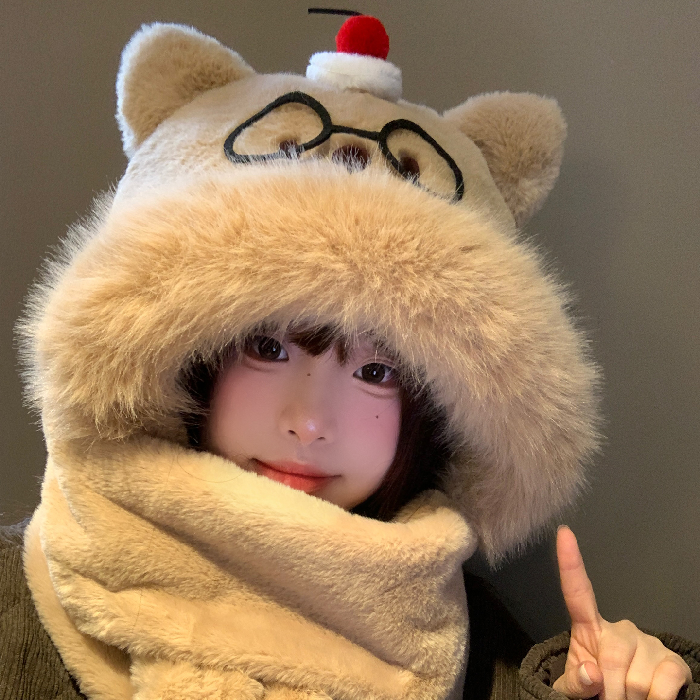 可爱卡通小熊毛绒帽子围巾一体女