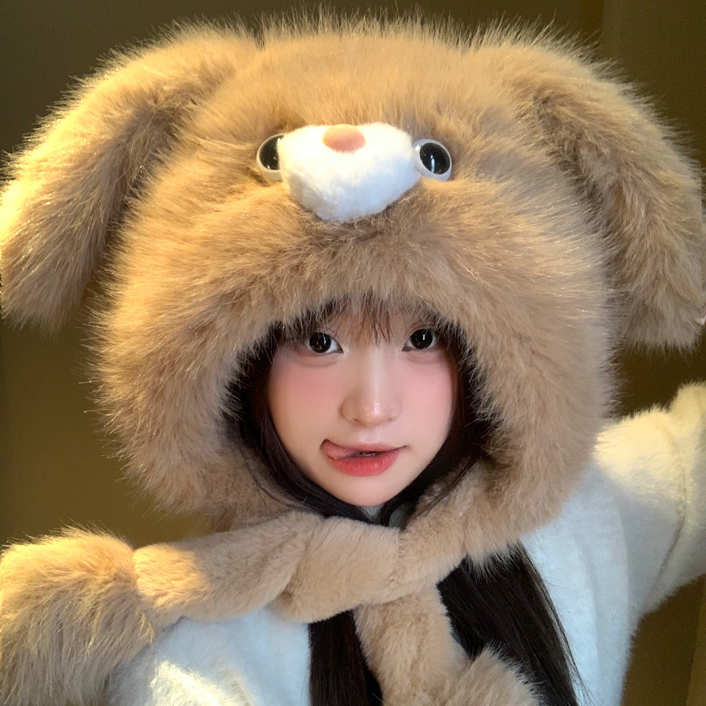 可爱卡通兔子耳朵会动毛绒帽女冬