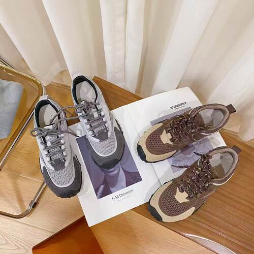 韩版真皮时尚休闲运动鞋女