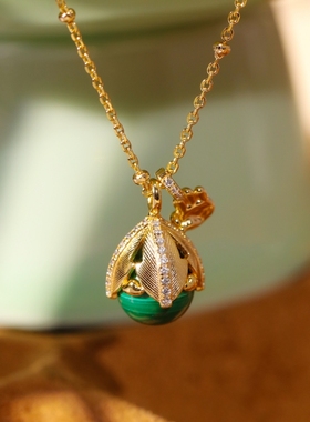 放青松薾曼原创孔雀石松果项链纯银轻奢小众高级感锁骨链新年礼物