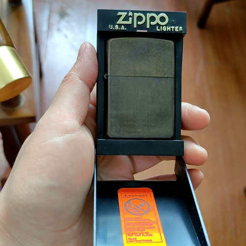 台州设备Zippo60年代及70年代打火机说明无开裂,芝宝黑色塑料盒