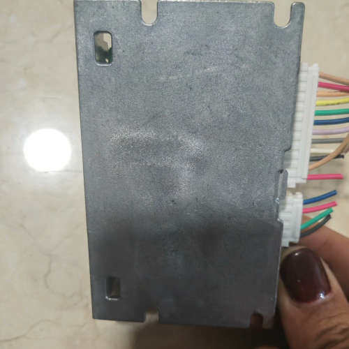 台州设备东方马达驱动器CVD215BR-K，主板完整无缺，接口齐全。