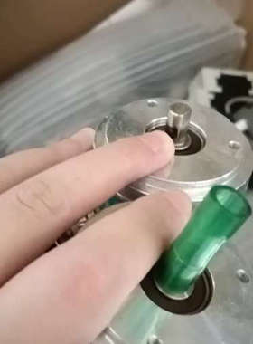 台州设备LIKA莱卡编码器，型号I58-Y-500ZNF28R，绿色