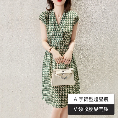 薇珞蘭VELORA高端法式减龄桑蚕丝连衣裙夏季新款气质V领收腰显瘦