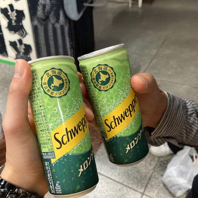 日本 可口可乐Schweppes蜜瓜苏打汽水北海道限定250ml碳酸饮料