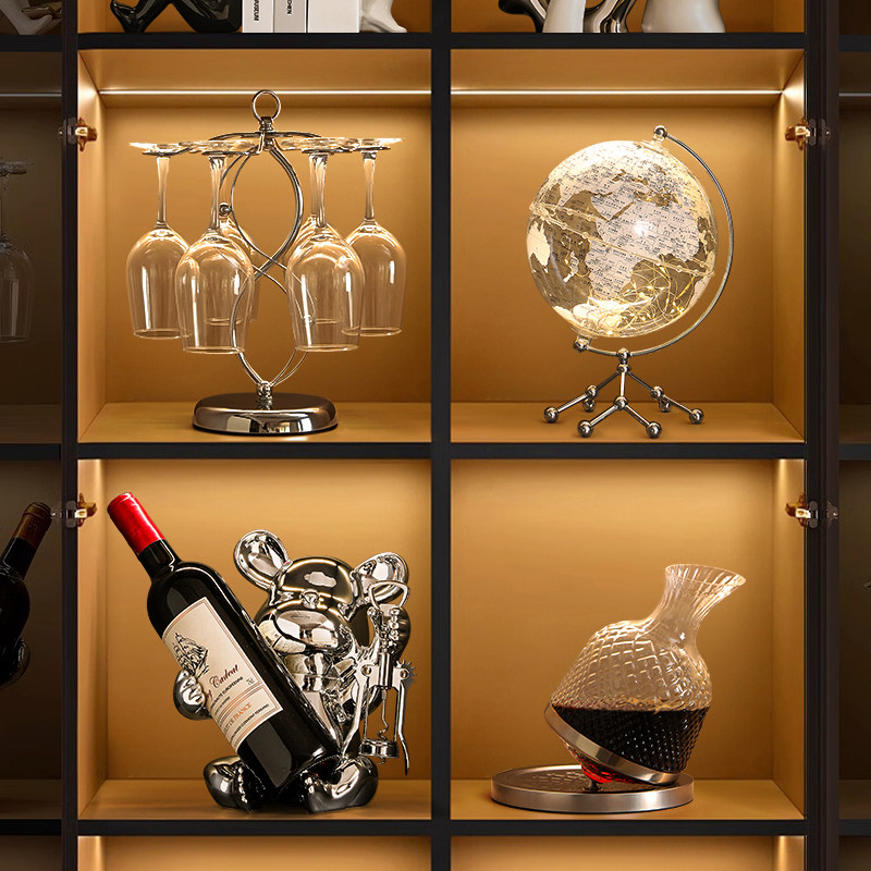 轻奢高档家居客厅电视柜酒柜暴力熊红酒架餐柜装饰品摆件高级感